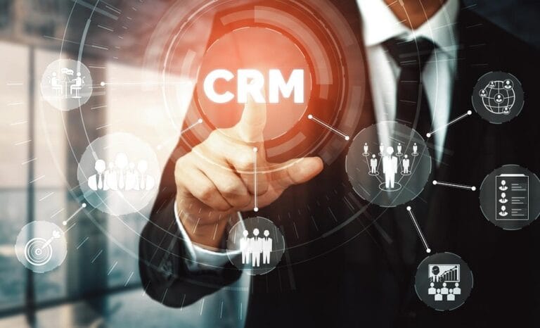 وفادارسازی مشتریان با CRM