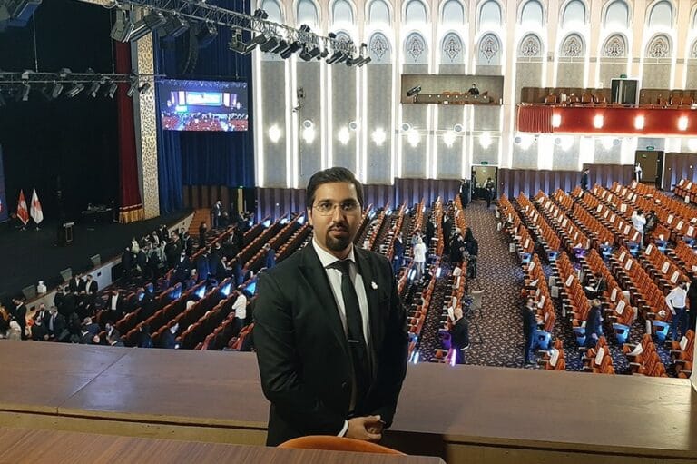مهندس نامور